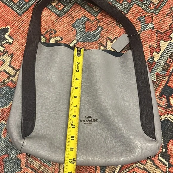 Coach Hadley Hobo 21 - Picture 14 of 15